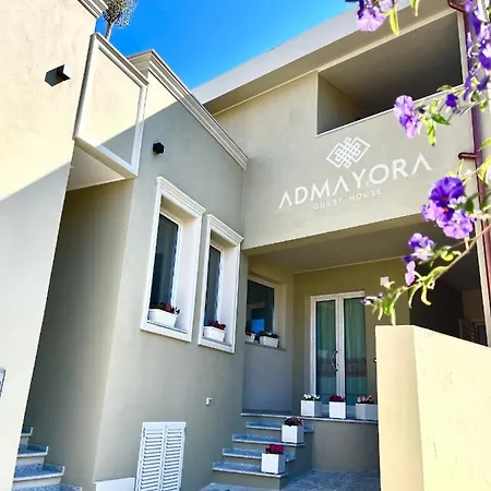 Admayora Віллазімьюс